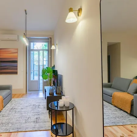 Daire Spacious With Patio At Historic Center Porto