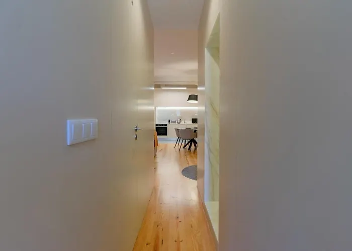 Daire Spacious With Patio At Historic Center Porto