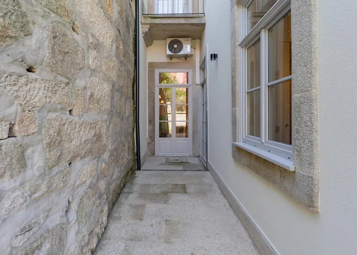 Spacious With Patio At Historic Center * Porto