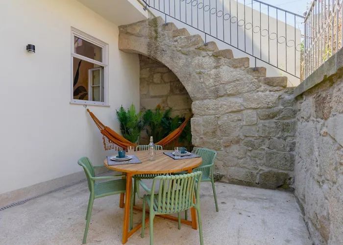 Spacious With Patio At Historic Center *