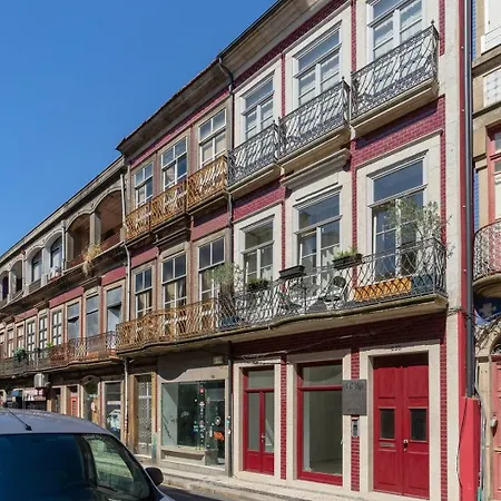 Spacious With Patio At Historic Center Porto