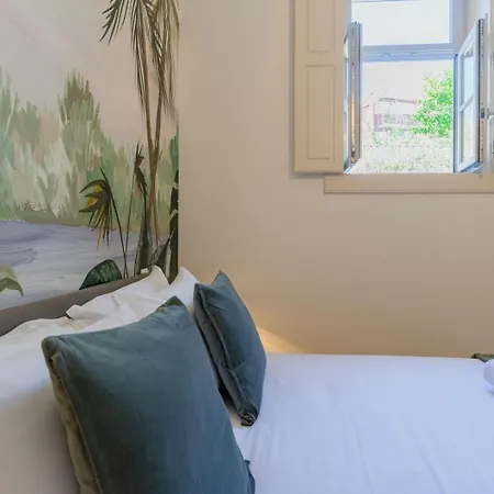 Spacious With Patio At Historic Center *