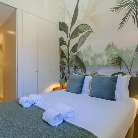 Spacious With Patio At Historic Center * Porto