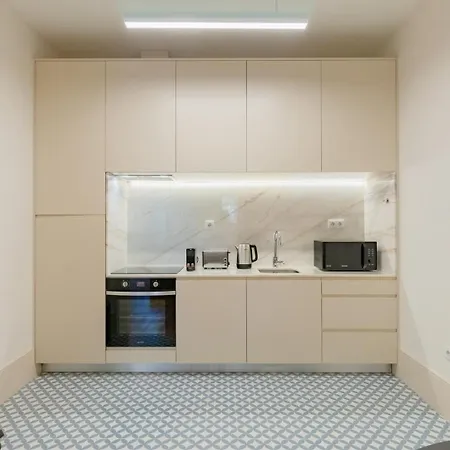 דירה Spacious With Patio At Historic Center *