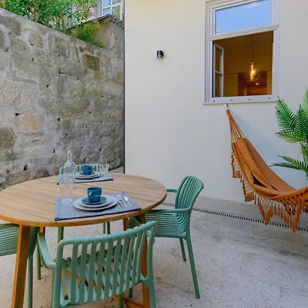 Spacious With Patio At Historic Center Apartament