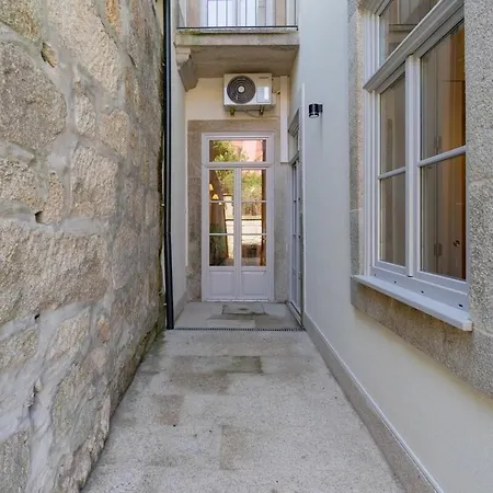 Spacious With Patio At Historic Center * Porto