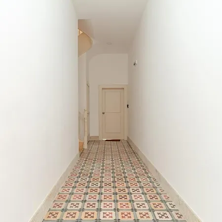 Spacious With Patio At Historic Center * Porto