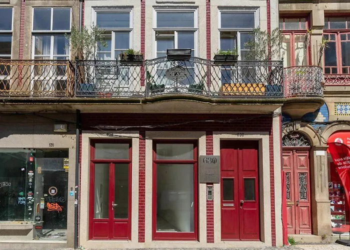 Spacious With Patio At Historic Center *