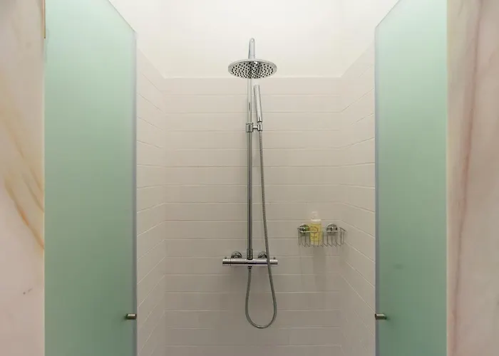 Spacious With Patio At Historic Center