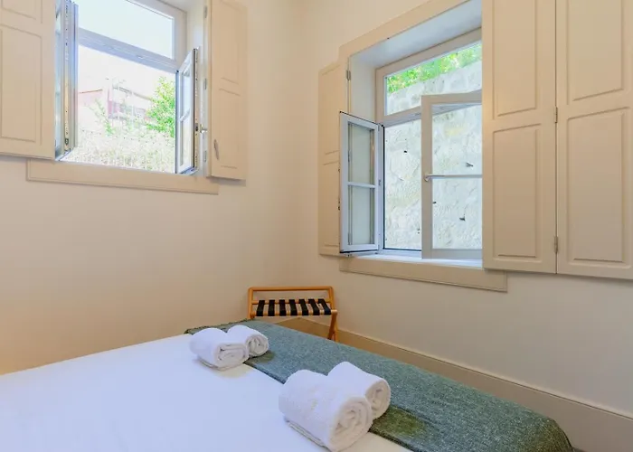 Spacious With Patio At Historic Center * Porto