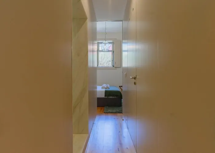 Spacious With Patio At Historic Center Appartamento