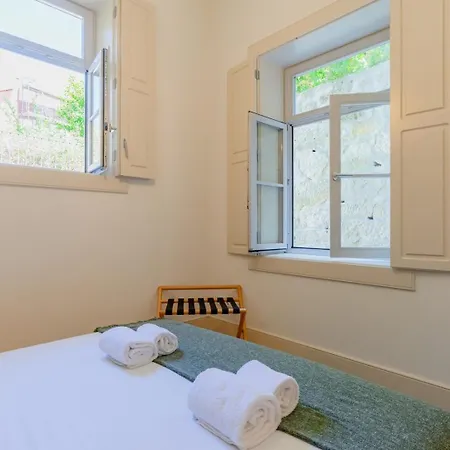 Spacious With Patio At Historic Center * Oporto