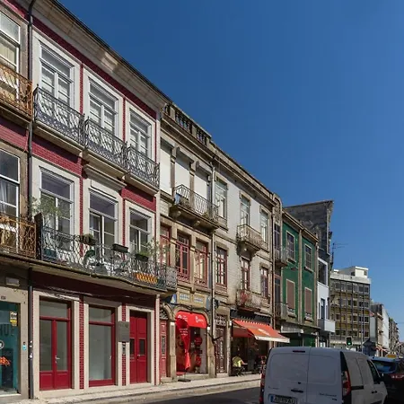아파트 Spacious With Patio At Historic Center