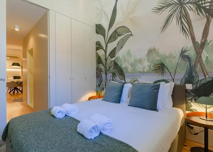 Spacious With Patio At Historic Center * Porto